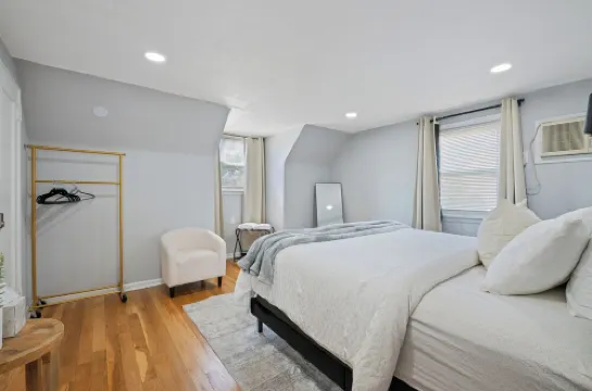 LunaVista's Cozy Corner, 1B&1Bth Hotels in Hempstead