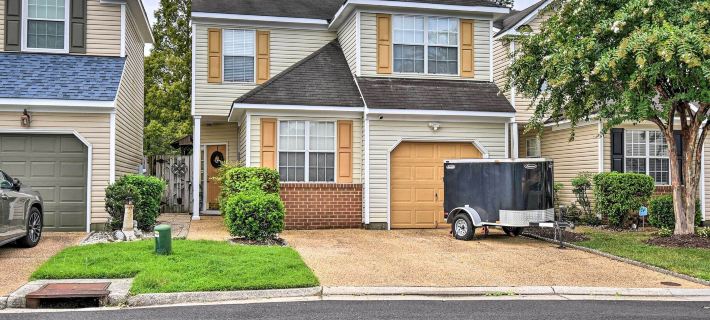 Hampton Home w/ Fireplace + Close to Beaches! Hotels in Hampton