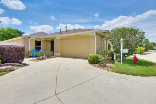 Courtyard Villa w/ Lanai & Community Amenities! - maisons de vacances