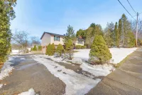 3 Mi to Cuyahoga Valley NP: Fairlawn Family Home! - Homestays