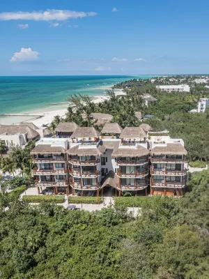 Casa Astral Luxury Hotel Hotels near Columpios Casa Punta Cocos