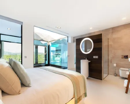 Villa in Búger with Rooftop Pool & Scenic Views Hoteles en Búger