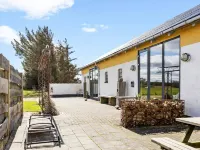 24 Person Holiday Home in Løkken-by Traum - 2 ดาว