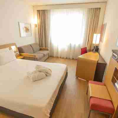 薩萊諾東部雷其諾富特飯店 Rooms