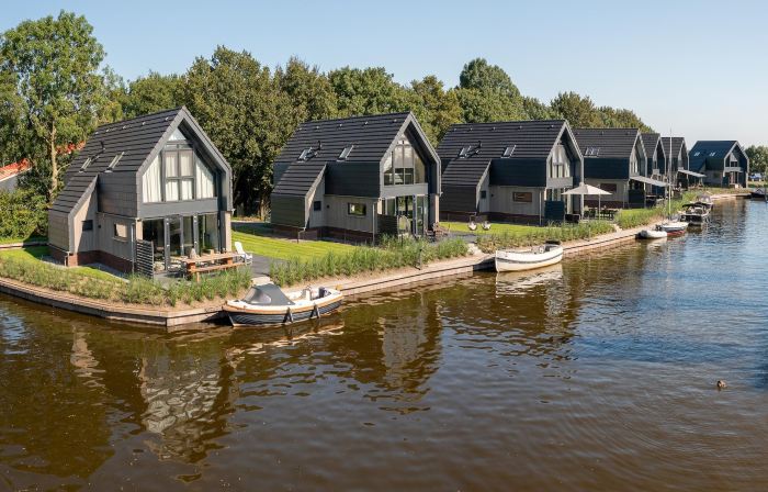 Villa in Balk with Private Jetty on Slotermeer