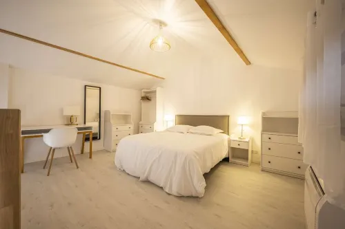 Apartment Comfortable in the Centre of Pau: Parking, AC...