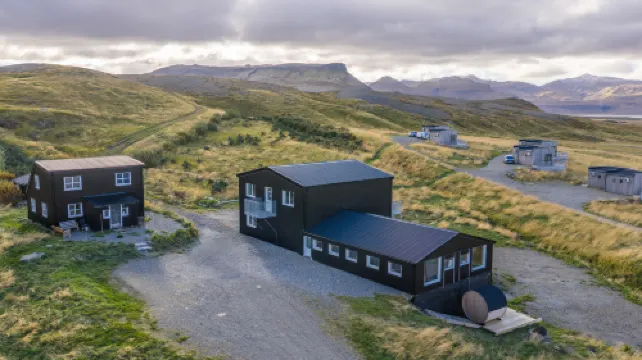 Dis Cottages