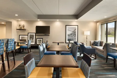 Hampton Inn Appleton (Fox River Mall Area) Отели в г. Аутагейми