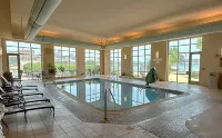 Embassy Suites by Hilton East Peoria Riverfront Hotel & Conference Center - parking