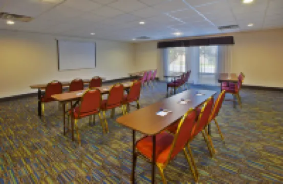 Holiday Inn Express & Suites CINCINNATI NORTHEAST-MILFORD by IHG