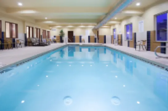 Holiday Inn Express & Suites LAMAR by IHG