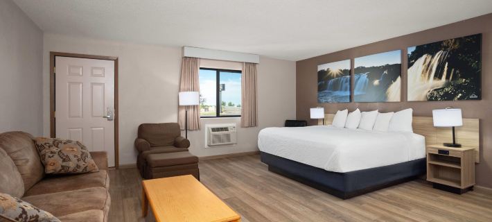 Days Inn by Wyndham Spearfish Отели в г. Спирфиш