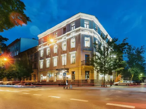 Hotel Wawel Queen Отели рядом с достопримечательностью «Костёл Андрея Первозванного»