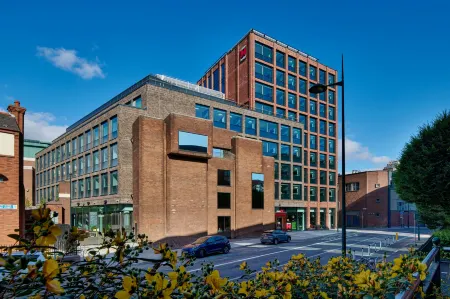 citizenM Dublin St Patrick's Отели рядом с достопримечательностью «Церковь Святого Аудоена»