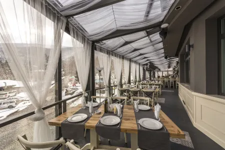 All Seasons Residence Hotel - Free Parking