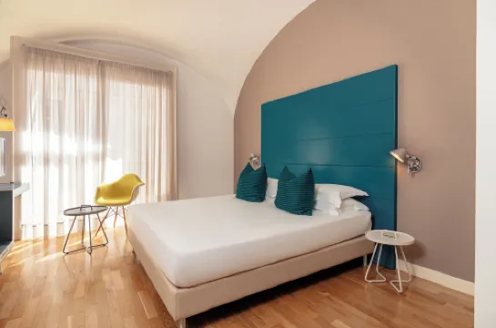 貝里尼廣場公寓酒店