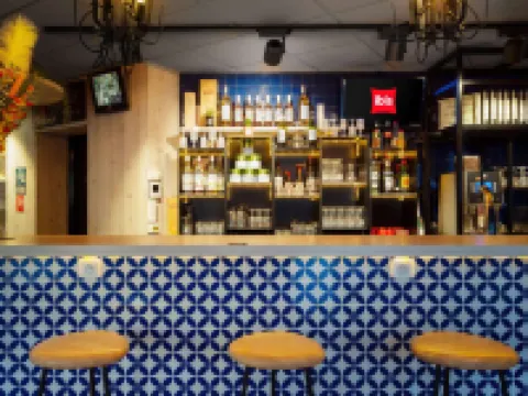 馬諾斯克卡達拉舍宜必思飯店