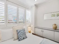 Quaint 2-Bed Beach Abode with Ocean Views