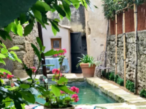 Heated Pool Apartment in Uzes