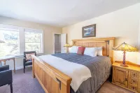 Rocky Creek Lodge, Sleeps 30, Gatherings Welcome