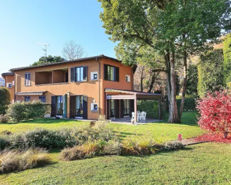Lakefront Holiday Home Hotels in Meina