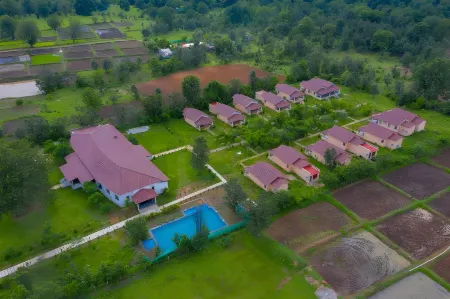 Tuli Veer Bagh Resort Turia