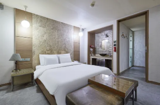 Incheon IMT Hotels near Dong-gu
