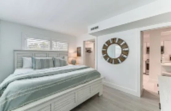 Coastal Downtown Naples Condo - Walk to the Beach!