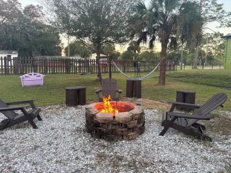 Charming Country Home, Pool, Pet Friendly