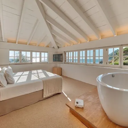 Can Simoneta - Adults Only