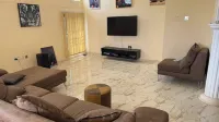 Entire First Floor With 3 En-suite Bedrooms - Apartments