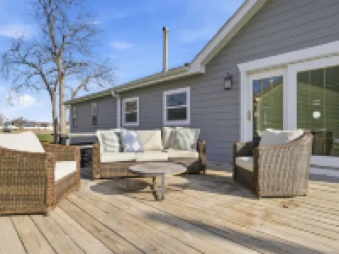 Cozy Lakeside Cottage for Families and Fun Seekers. Game room - Large Soaker Tub Hotels in Lewis