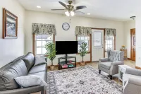 Amish Country Near Shipshewana: Patio & Grill! - Homestays