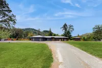 멋진 강 전망과 근처 명소가 있는 집 - 4성급