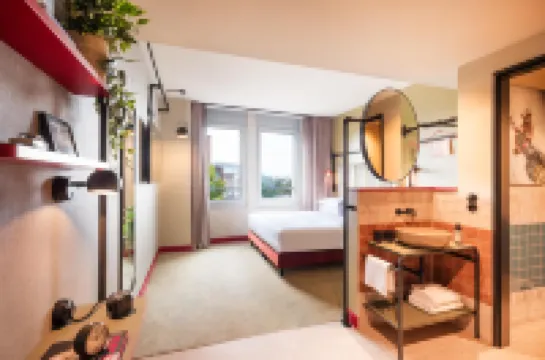 Me and All Hotel Berlin East Side, by Hyatt