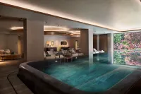Sheraton Lake Como Hotel - Bathtub