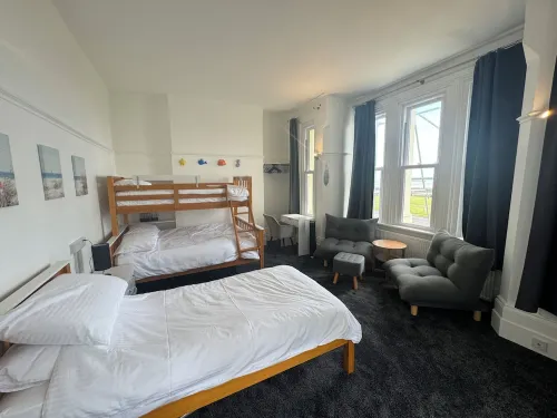 Beach Front 2 Bedroom Apartment with Uninterrupted Sea Views Hotels in New Romney