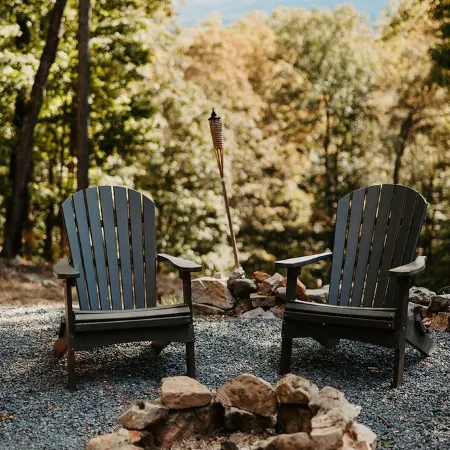 The Rusty Lantern! Enjoy peace and quiet in this cozy mountain cabin! Free WiFi