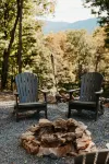 The Rusty Lantern! Enjoy peace and quiet in this cozy mountain cabin! Free WiFi