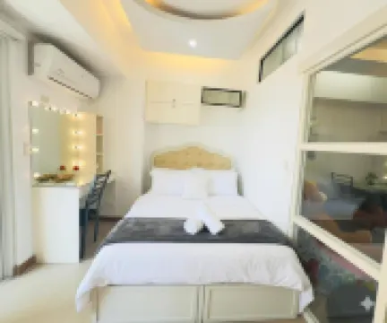 AdahkuMaya Luxury Suites Hotels near Enderun Colleges