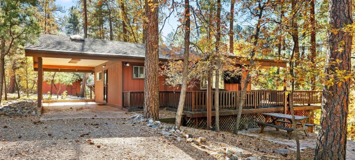 Ponderosa Hideaway 4-br Cabin Mtn View Trails Brbq Hotels in Yavapai County