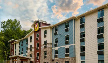 My Place Hotel-Medford, or