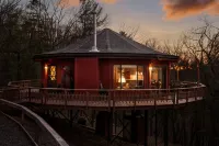 Quirky & Peaceful Yurt Treehouse w/360 Views/Hike/Golf/Lake Laura