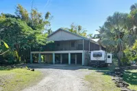 Tropical Vibes! Riverfront Bonita Springs Hideaway - Homestays