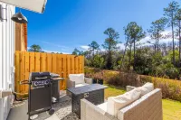 NEW Sleeps 7 Beach Fun Dining Palmaway