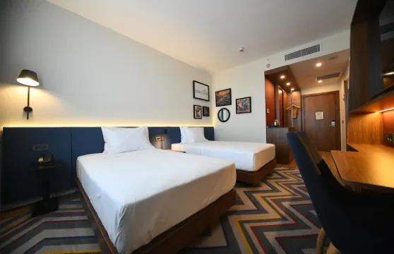 希爾頓代尼茲利歡朋酒店