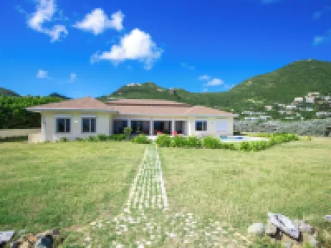 Direct Beachfront 6 BDR/en-suite /maid included. Excellent service. Rare gem (A) Hotels in Guana Bay