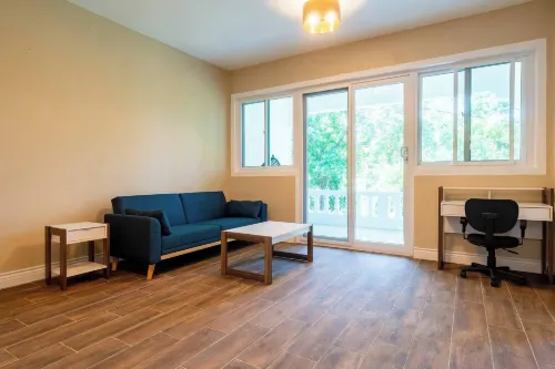 Modern Home 10minstobeach, Private Cliff, AC Wifi - 2-Star