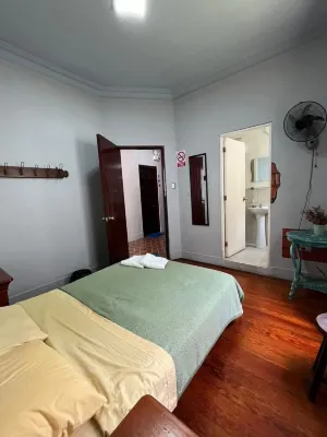 Haku Hostel Hotel di 