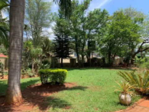 헤이즐 네스트 에줄위니  호텔